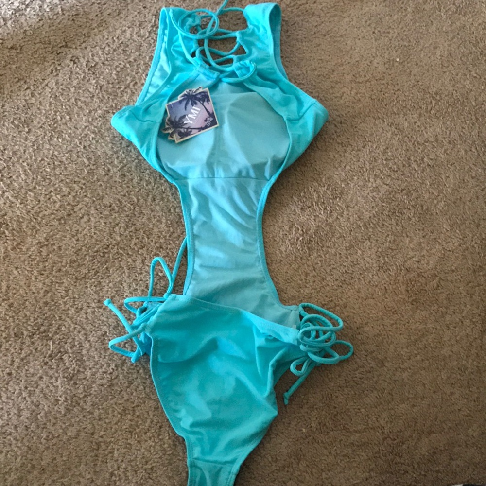 Sexy cut out bathing suit - Picture 2 of 2